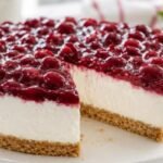featured-kremasti-kolac-sa-jogurtom-i-visnjama